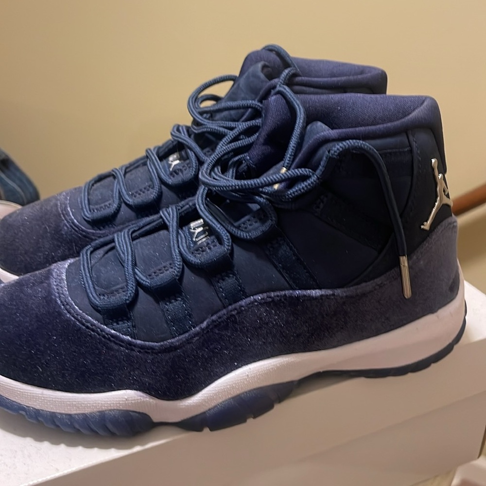 Jordan’s - Picture 2 of 6